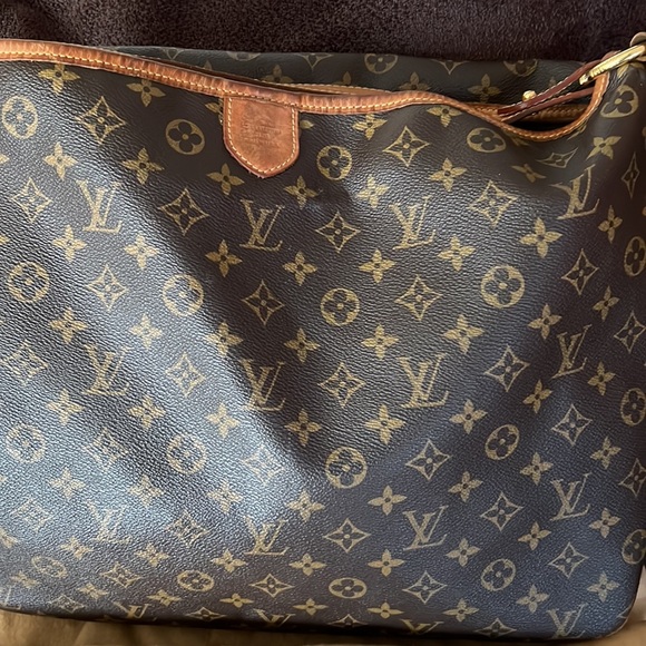 Authentic LOUIS VUITTON Delightful MM Monogram Leather Shoulder Bag - Picture 3 of 16